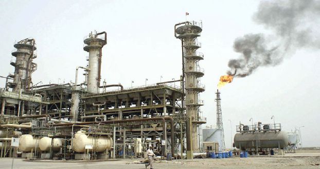 Oil Falls on Concerns about Rising Supply
